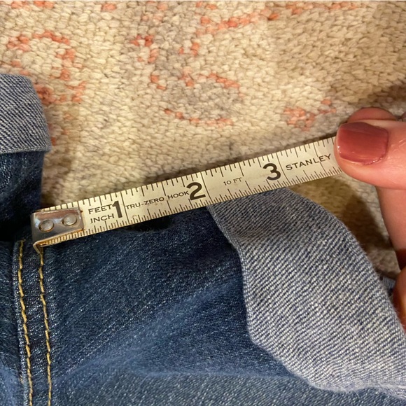 Women’s Express Denim Jean Shorts with Cuffed Detail - Picture 2 of 4